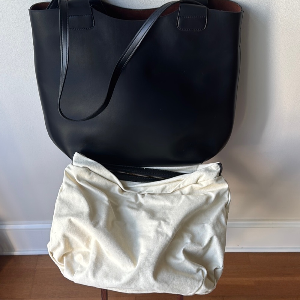 Elegant Black Tote with Leather Finish and Modern Design NWOT - Picture 5 of 6